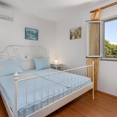 Apartman In Rab With House Sea View